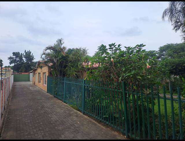 15 BEDROOM HOUSE FOR SALE IN OOS EINDE